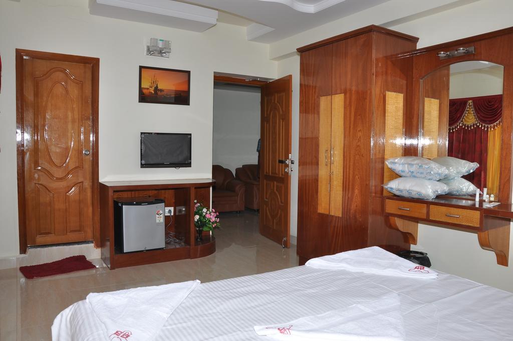Sri Sarvesha Js Palace Temple View Tiruvannamalai Room photo